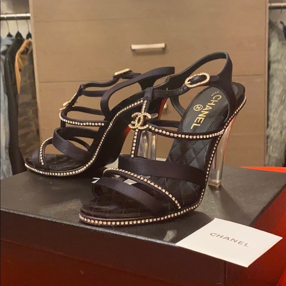 Chanel - Picture 9 of 16